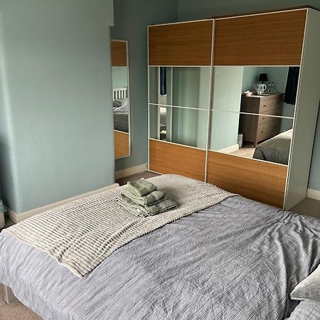Quiet Double Bedroom With Garden View, Breakfast Hazel Grove Eksteriør billede