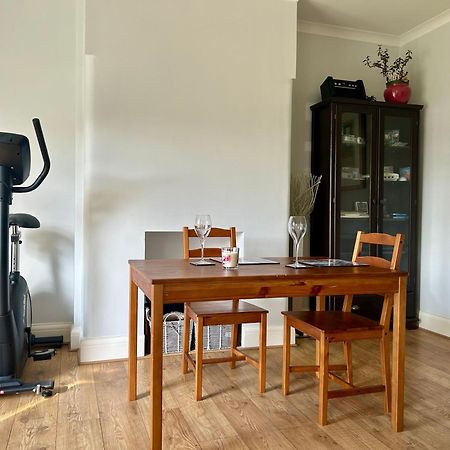 Quiet Double Bedroom With Garden View, Breakfast Hazel Grove Eksteriør billede